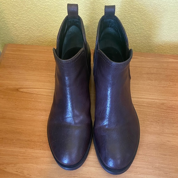 tory burch griffith chelsea boots (box included) - Picture 5 of 14